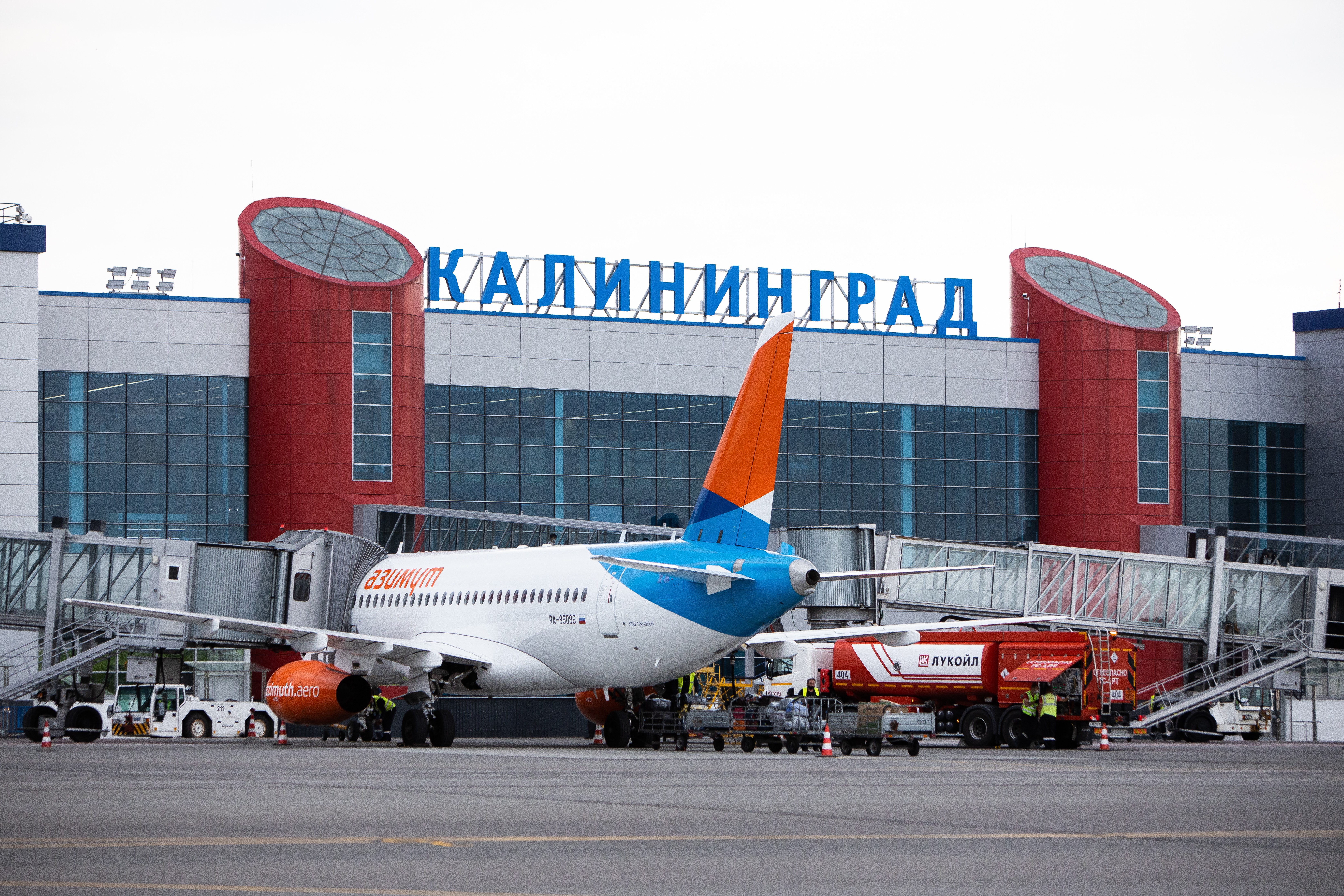 Пермь калининград самолет. Аэропорт Храброво Калининград. Храброво телетрап. Ural Airlines Perm.