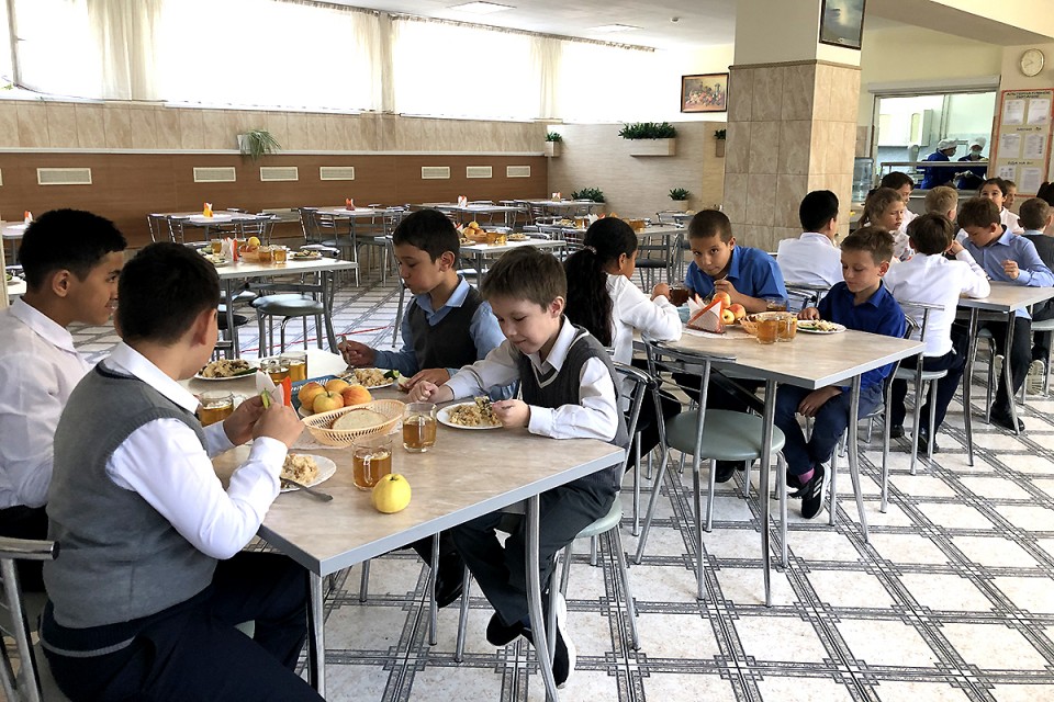 Калининградские школьники получают усиленный завтрак