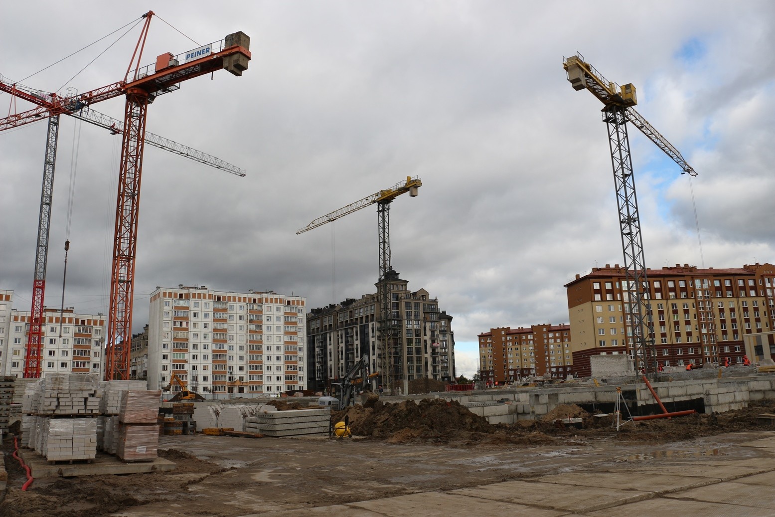 Западный строй. Стройки Калининграда. Жилищные застройки в Калининграде. Строительство Калининград. Калининград строится.