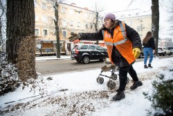 Коммунальщики переходят  на зимний режим  уборки улиц