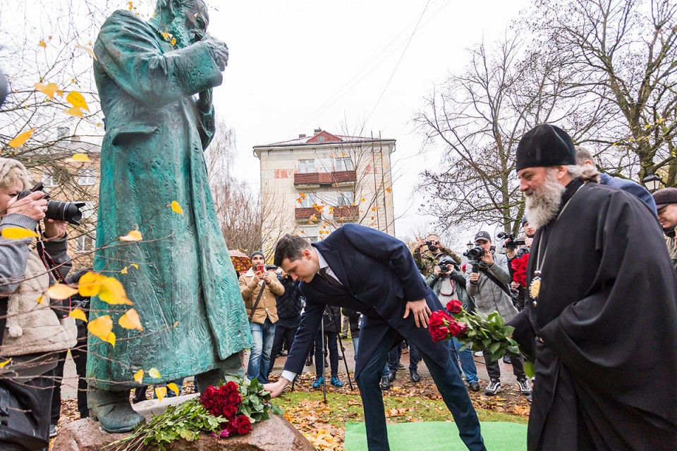 В Калининграде открыли памятник Достоевскому
