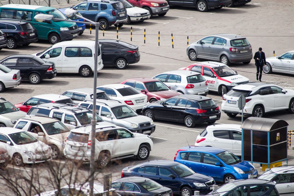 В облдуме поддержали поправки о минимальном бесплатном времени  на парковках