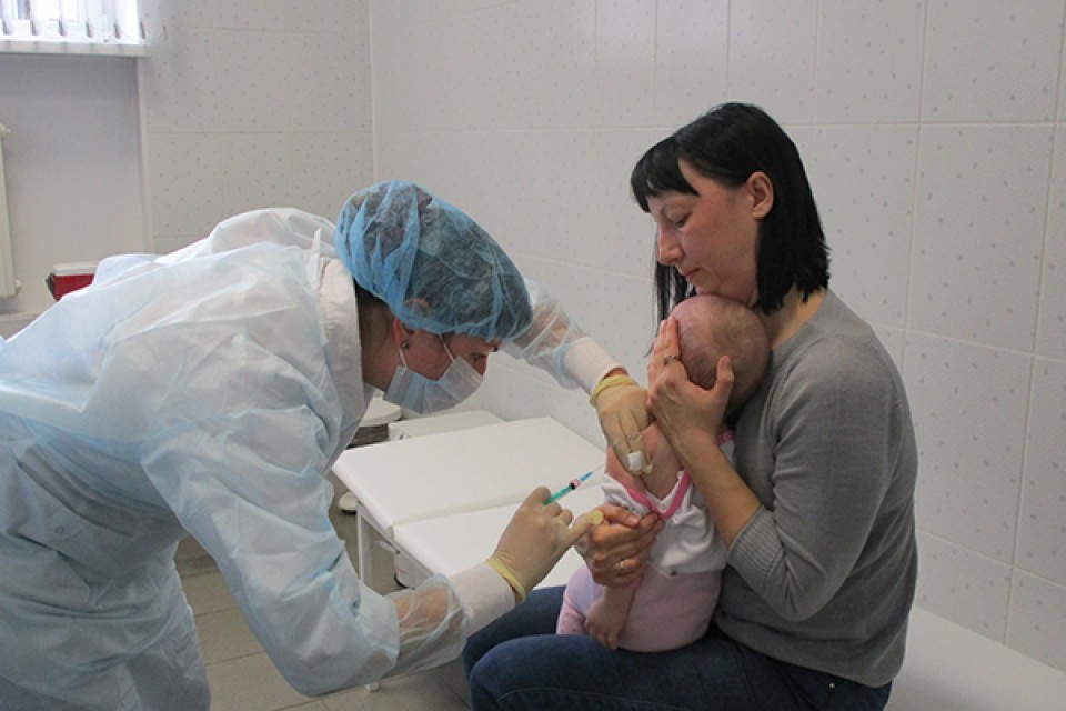 Прививки для детей: польза или вред
