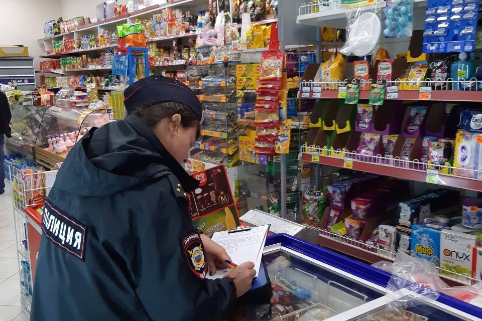 Полиция проверила все ночные  магазины в Ленинградском районе