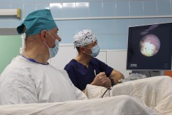 В областной больнице проводят урологические операции  на новом оборудовании